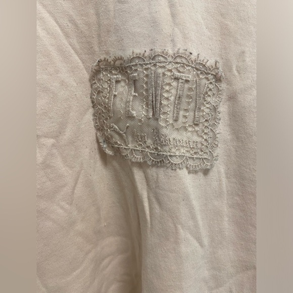 Fenty Rhianna Puma Collab Pale beige tshirt size large - Picture 1 of 4